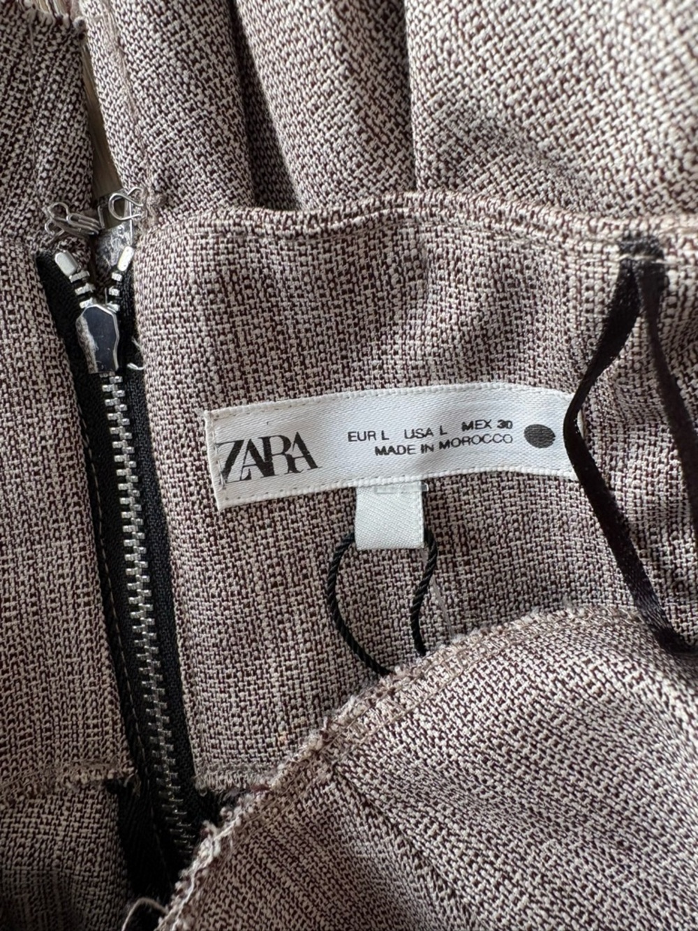 Plaid Pleated Sleeveless Top - Picture 7 of 7